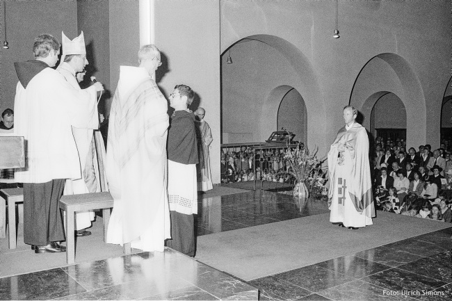 Weihe Abt Albert Altenaehr